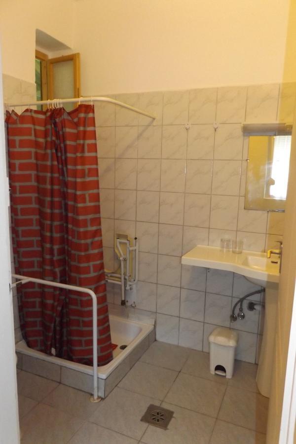Hotel Opusztaszeri Mozes Vendeghaz Exteriér fotografie